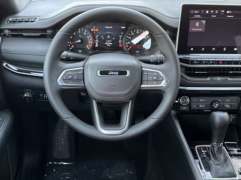 New 2026 Jeep Compass Latitude image 13
