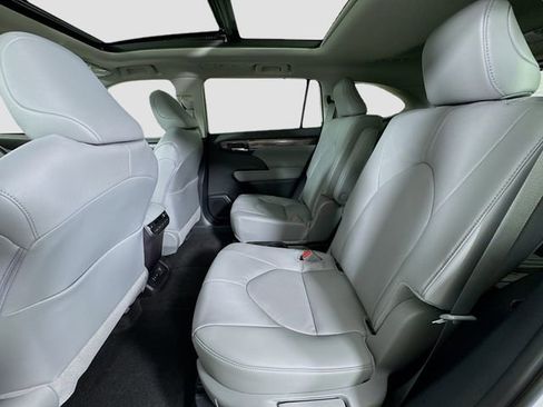 New 2026 Toyota Highlander Platinum image 27
