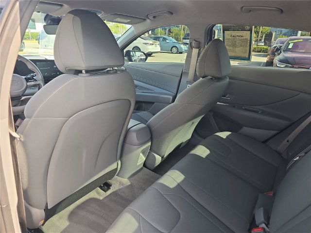 Used 2025 Hyundai Elantra Sport FWD image 10