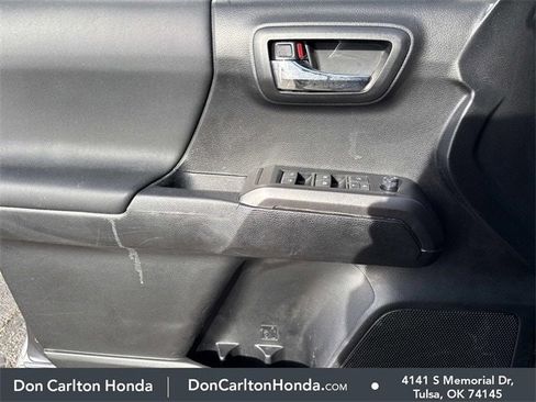 Used 2021 Toyota Tacoma TRD Off-Road image 9