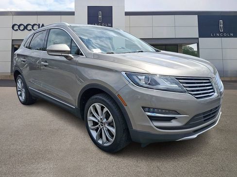 Used 2017 Lincoln MKC Select w/ Select Plus Package AWD/4WD image 3