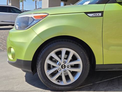 Used 2018 Kia Soul + FWD image 11