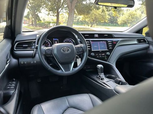 Used 2020 Toyota Camry SE image 12