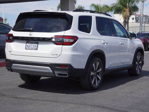 Used 2023 Honda Pilot Elite image 4