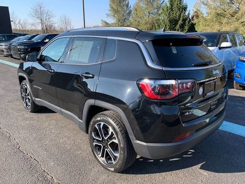 Used 2022 Jeep Compass Limited image 3