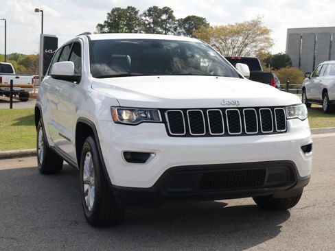 Used 2021 Jeep Grand Cherokee Laredo image 7