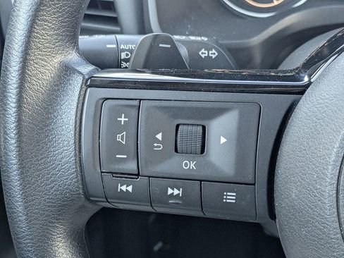 Used 2023 Nissan Rogue SV image 24