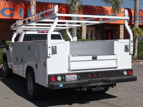 Used 2022 GMC Sierra 3500 Pro w/ Convenience Package image 7