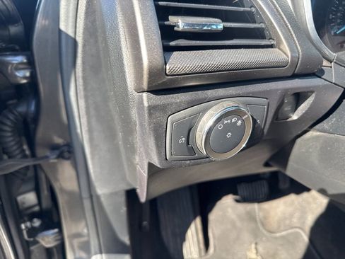 Used 2020 Ford Fusion SE image 13