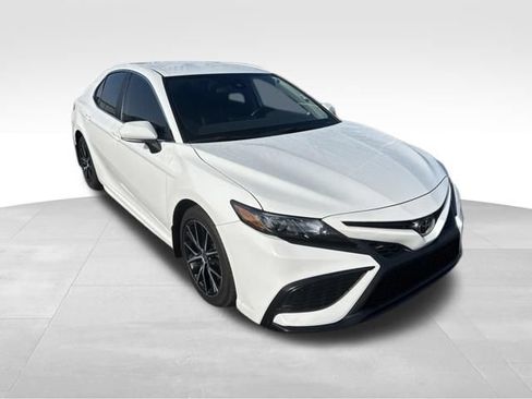 Used 2023 Toyota Camry SE FWD image 7