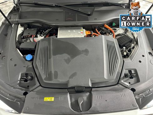 Used 2021 Audi e-tron Prestige w/ Prestige Package image 24