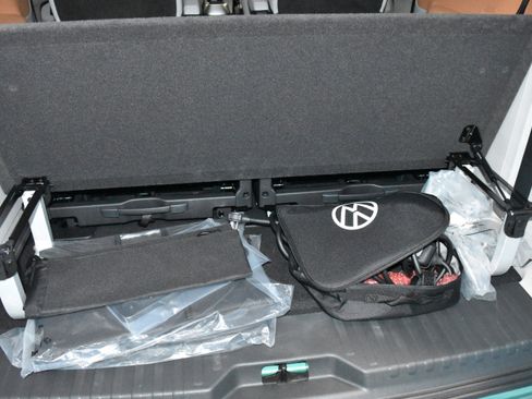 New 2025 Volkswagen ID. Buzz 1st Edition image 28