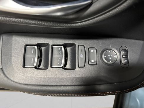 Used 2025 Honda HR-V Sport image 17