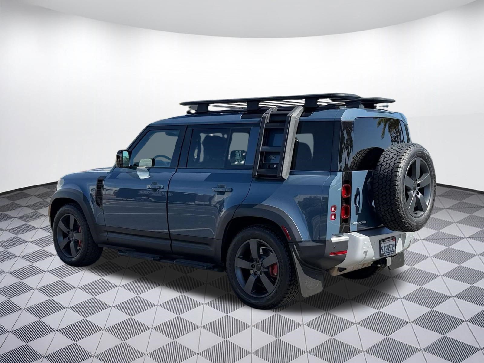 Used 2024 Land Rover Defender 110 S AWD/4WD image 3
