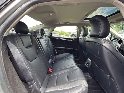 Used 2019 Ford Fusion Titanium image 19