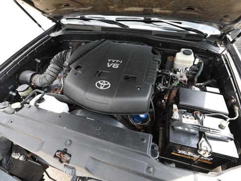 Used 2005 Toyota 4Runner SR5 AWD/4WD image 22