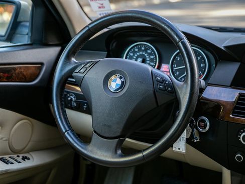 Used 2010 BMW 535i Sedan image 23