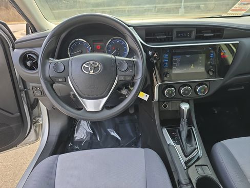 Used 2018 Toyota Corolla L image 17
