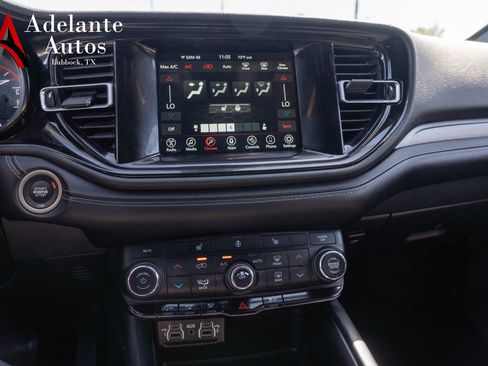 Used 2024 Dodge Durango SXT RWD image 16