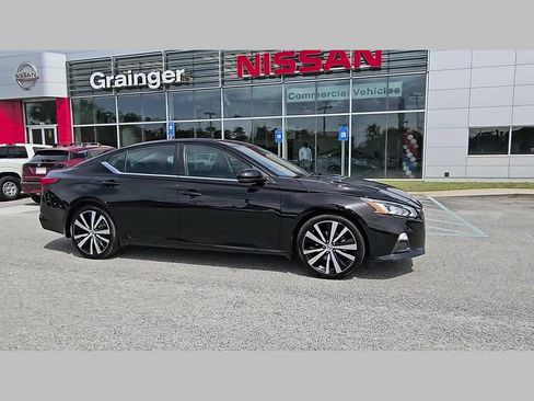 Used 2021 Nissan Altima 2.5 SR w/ SR Premium Package FWD image 37