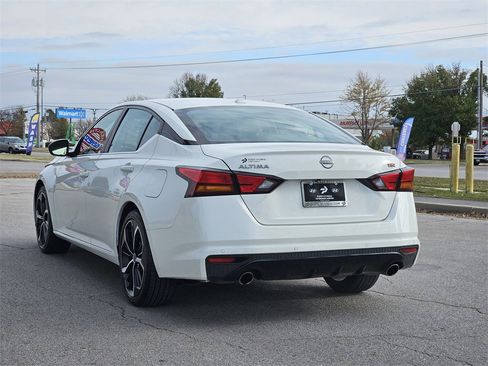 Used 2024 Nissan Altima 2.5 SR image 3