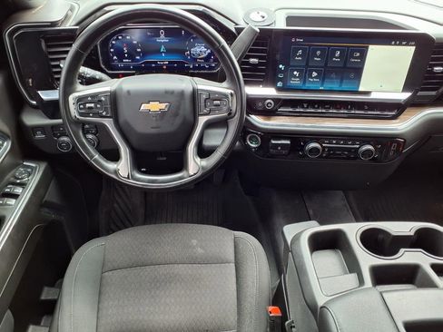 Used 2024 Chevrolet Silverado 2500 LT image 9