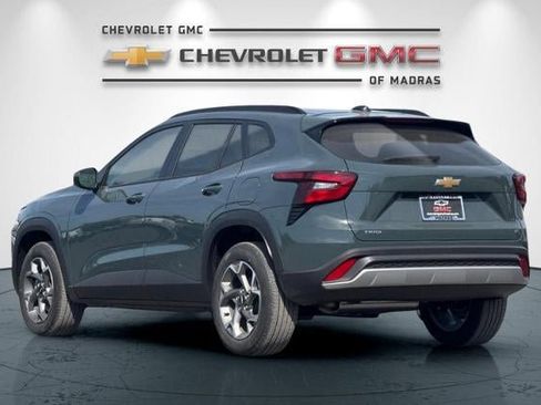 New 2026 Chevrolet Trax LT w/ LT Convenience Package FWD image 5
