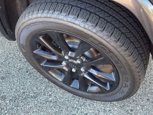 Used 2019 Jeep Grand Cherokee Altitude image 26