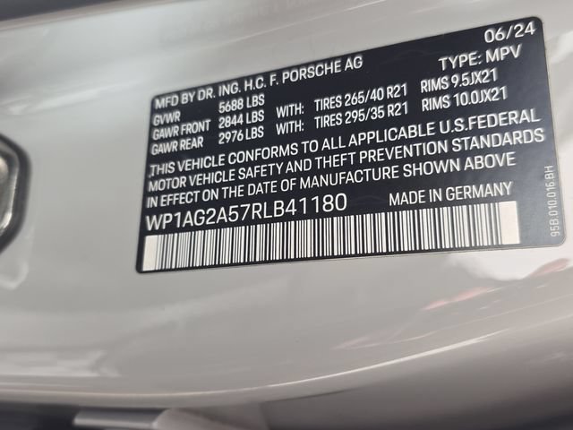 Used 2024 Porsche Macan S AWD/4WD image 11