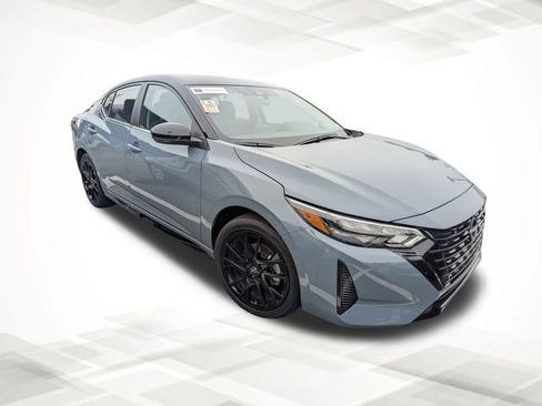 Used 2022 Nissan Sentra SV image 2