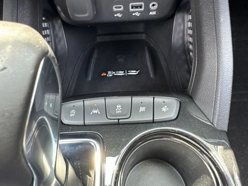 Used 2021 Chevrolet TrailBlazer ACTIV w/ Technology Package FWD image 44
