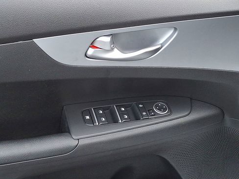 Certified 2023 Kia Forte LXS w/ LXS Technology Package image 16