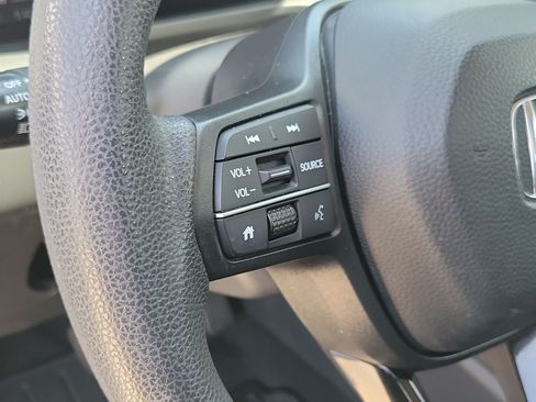 Used 2024 Honda HR-V LX image 23
