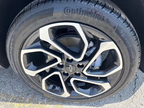 Used 2025 Chevrolet Trax RS w/ Sunroof Package image 6