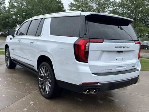 Used 2026 GMC Yukon XL Denali Ultimate AWD/4WD image 10