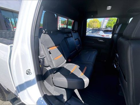 Used 2025 GMC Sierra 2500 AT4 w/ AT4 Premium Plus Package image 26