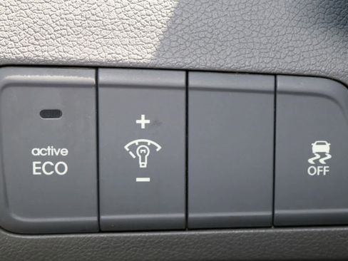 Used 2014 Hyundai Elantra Limited FWD image 19