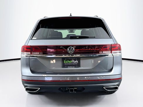 Used 2025 Volkswagen Atlas SE FWD image 7