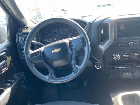 Used 2022 Chevrolet Silverado 1500 Custom image 17