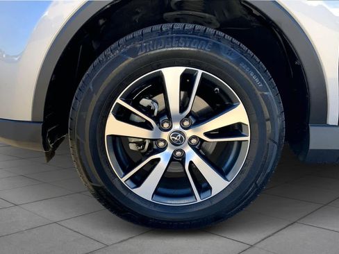 Used 2018 Toyota RAV4 XLE image 10