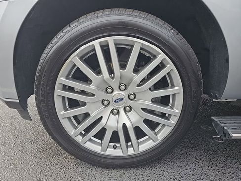 Used 2024 Ford Expedition Limited image 35