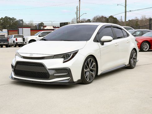 Used 2020 Toyota Corolla XSE image 30