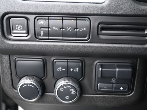 Used 2021 Chevrolet Tahoe LT w/ LT Signature Package image 29