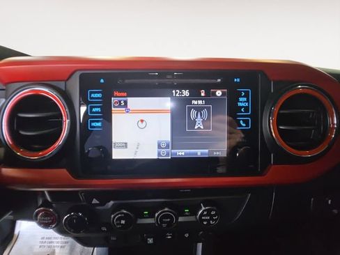 Used 2019 Toyota Tacoma TRD Off-Road AWD/4WD image 15