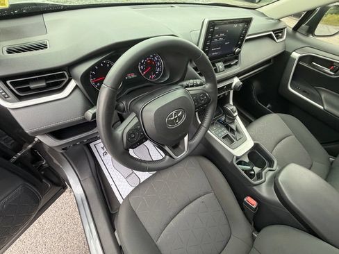 Used 2020 Toyota RAV4 XLE w/ Convenience Package AWD/4WD image 18