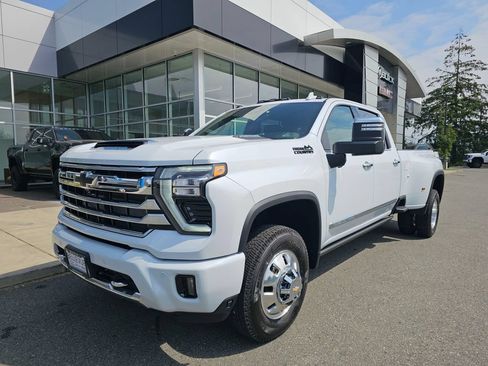 New 2026 Chevrolet Silverado 3500 High Country w/ High Country Premium Package AWD/4WD image 3