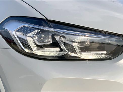 Used 2022 BMW X4 xDrive30i w/ M Sport Package 2 image 27