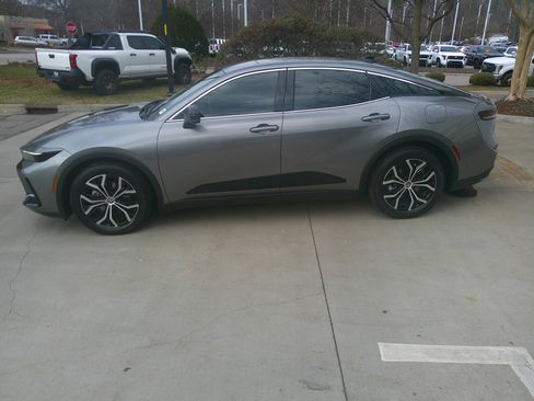 Used 2026 Toyota Crown XLE image 8