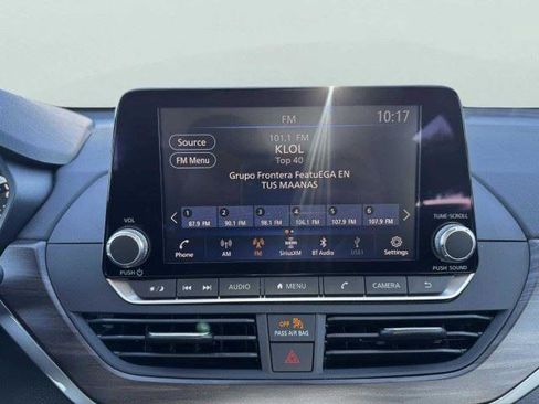 Used 2025 Nissan Altima 2.5 SV FWD image 22