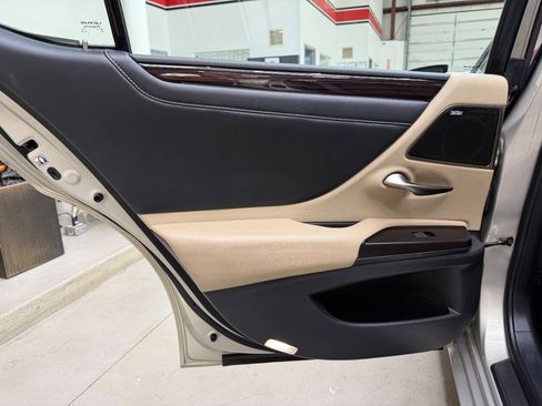 Used 2019 Lexus ES 350 w/ Accessory Package 2 FWD image 12